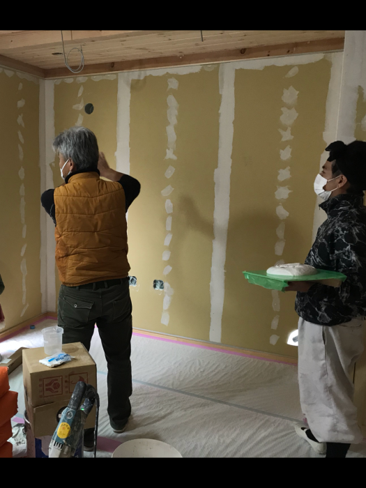 江戸川区で注文住宅を建てるニットー住宅の漆喰塗り
