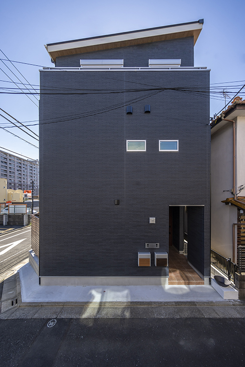 江戸川区で自然素材の注文住宅を建てるニットー住宅　軒裏にも木目調