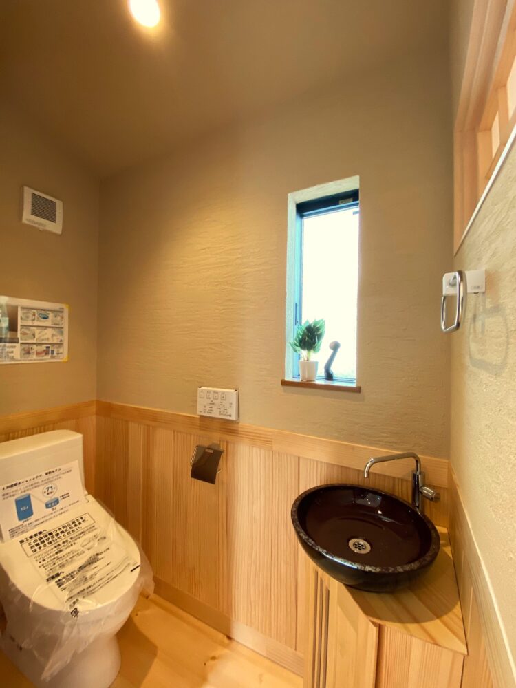 江戸川区で自然素材の注文住宅を建てるニットー住宅　和トイレ
