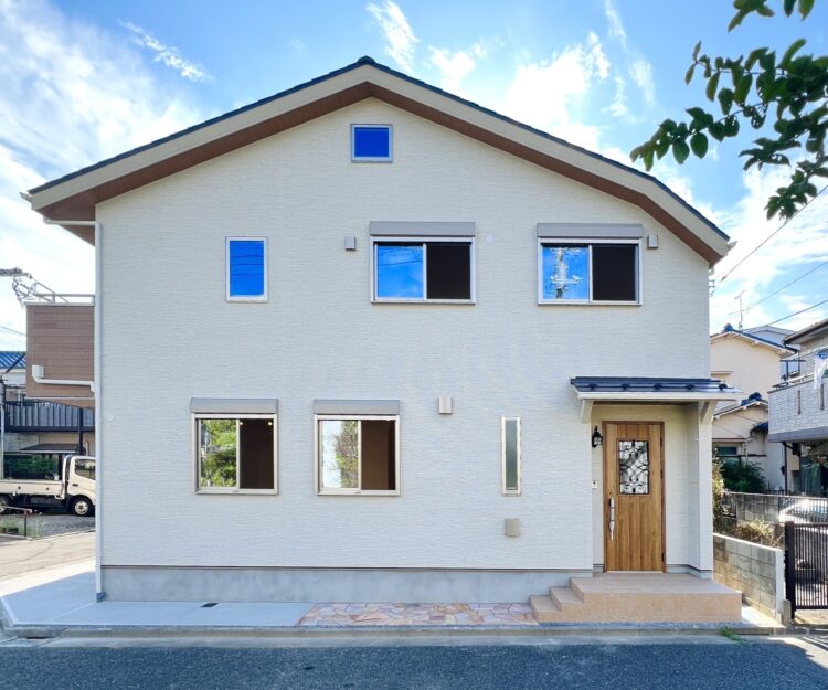 江戸川区で自然素材の注文住宅を建てるニットー住宅　外観デザイン